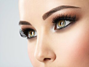 Diseño de la Mirada: maquillaje, cejas y pestañas