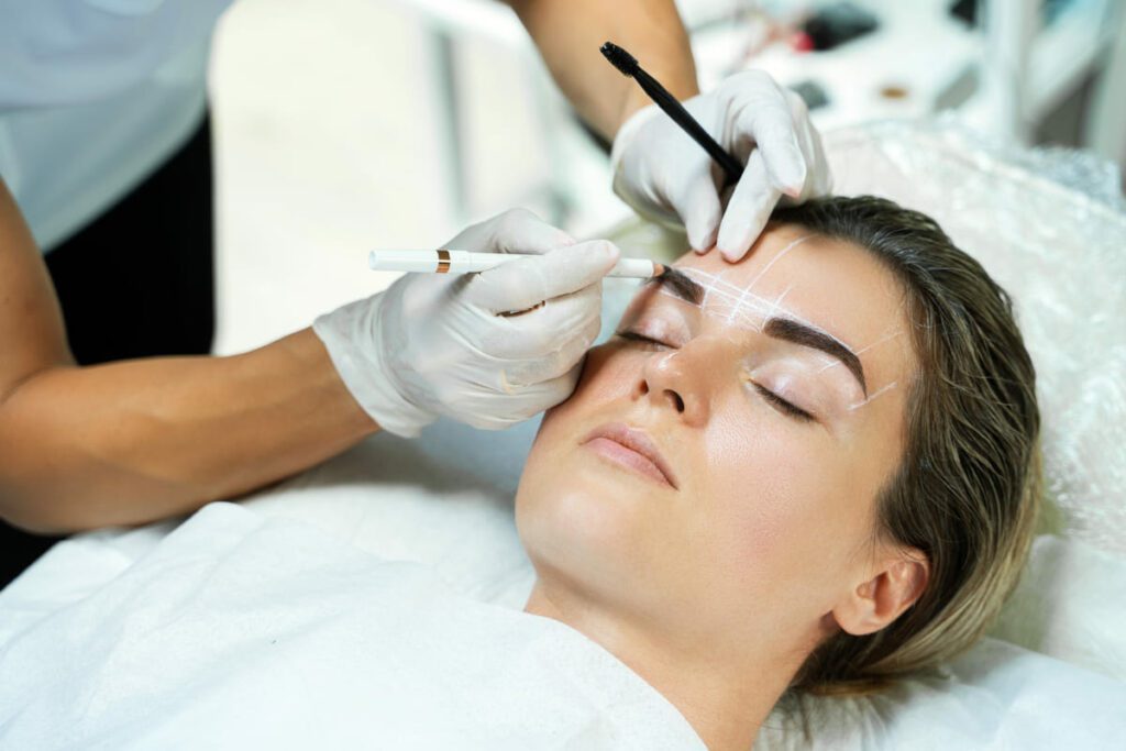 Henna Brows y Tinte de cejas en qué consisten