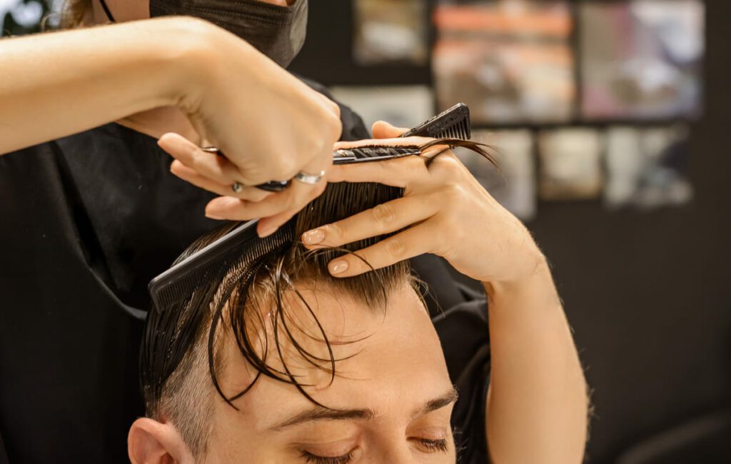 Tipos de flequillo en tendencia en cortes de pelo para 2025