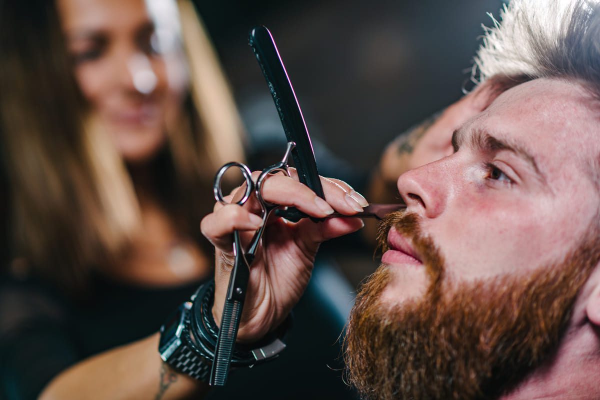 Imagen destacada de “Qué se estudia en un curso de peluquería masculina y barbería”